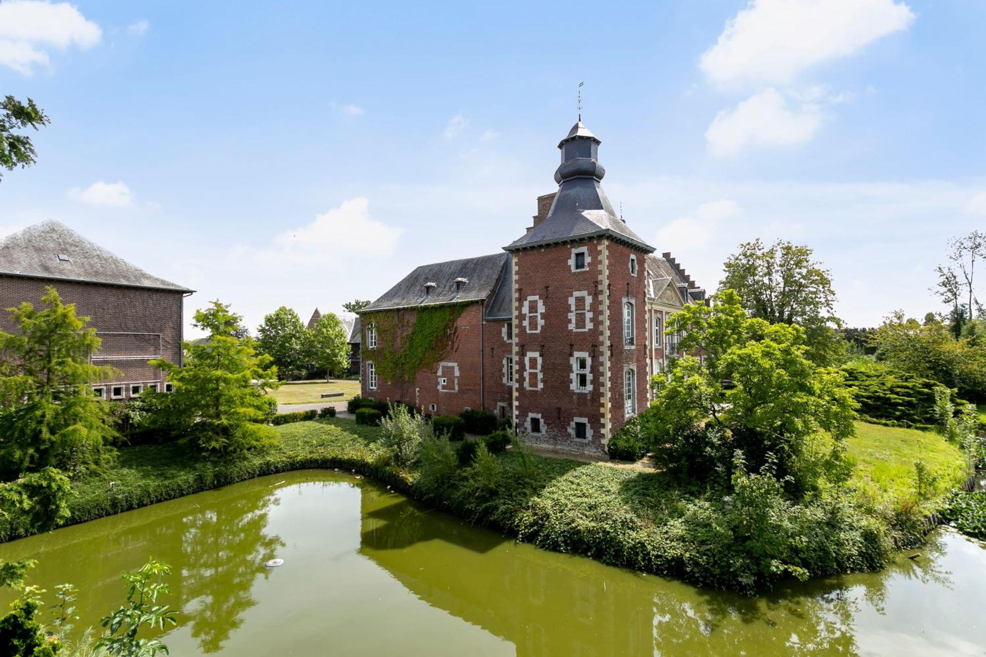 Chateau De Looz Dış mekan fotoğraf